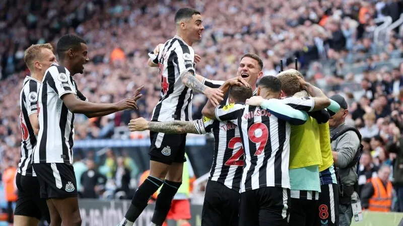 Tên ban đầu của Newcastle United là gì?
